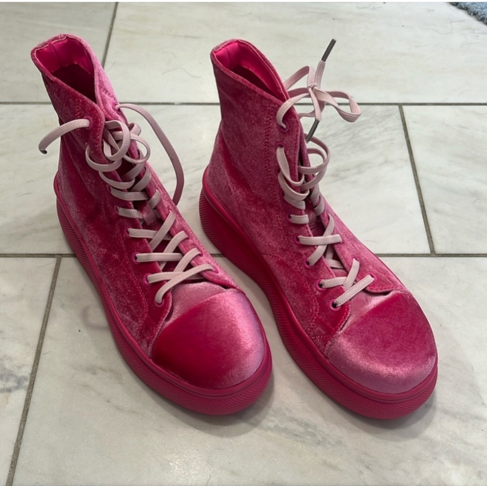 ISO Berness Logan Crushed Velvet High Top Sneaker